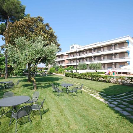 Hotel River Palace Terracina Exterior foto