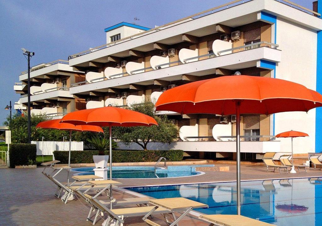 Hotel River Palace Terracina Exterior foto